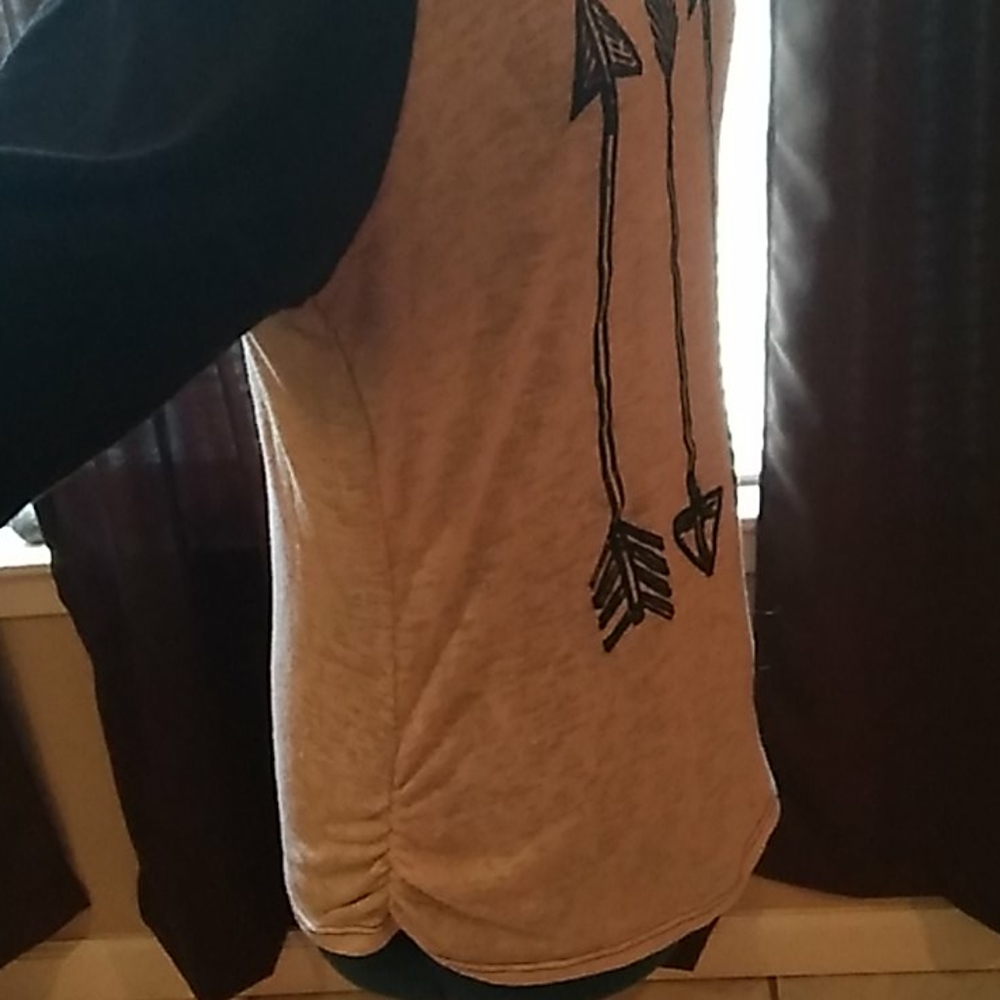 Shirt - Picture 3 of 4